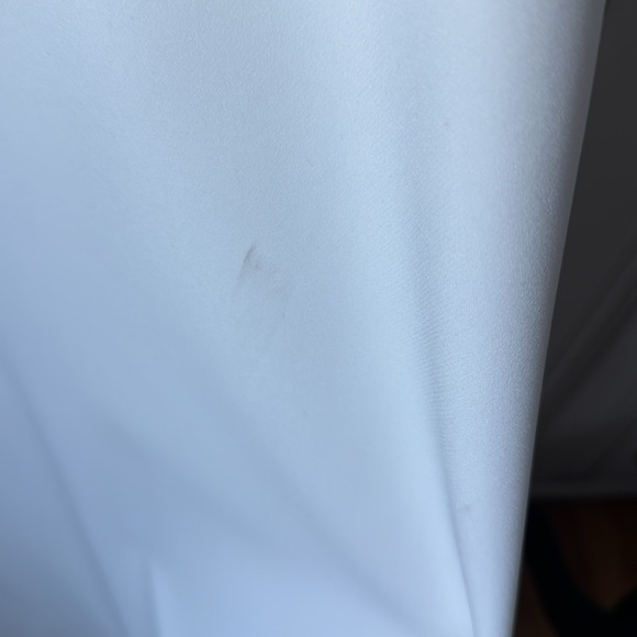 Gorgeous Sleeveless Wedding Gown V-Neck Ivory Long Train Size 6-8 - Picture 9 of 9